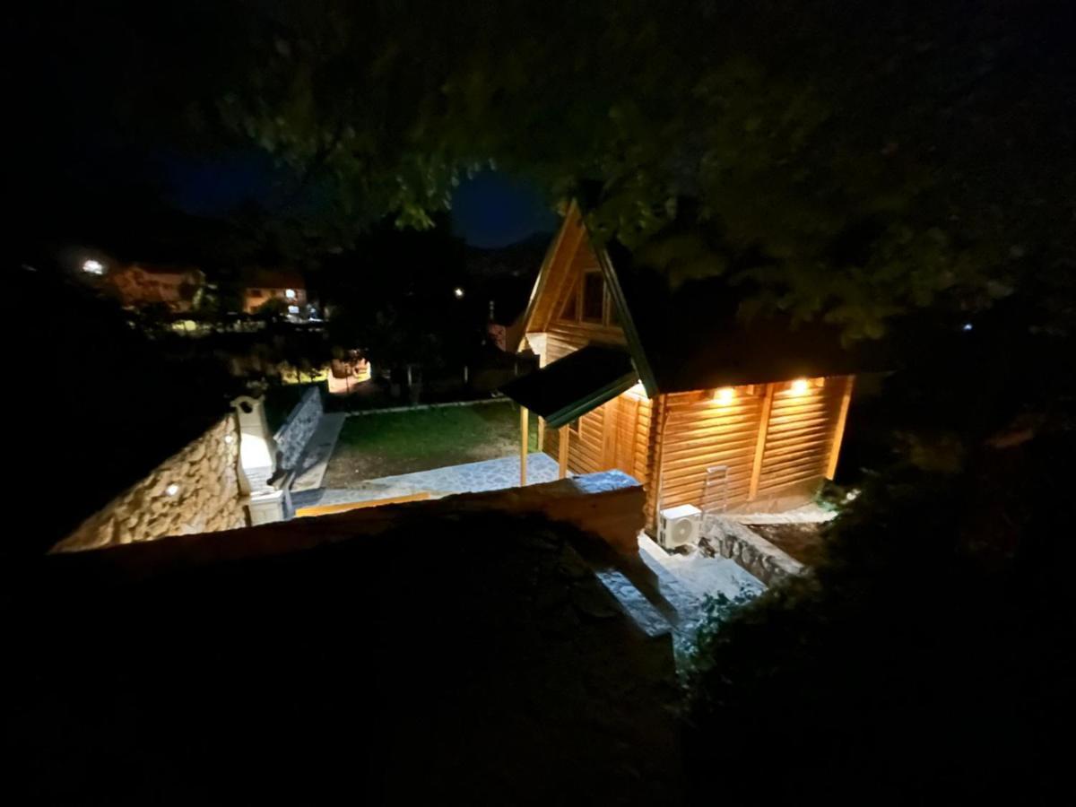 Brvnara Ricki Villa เซทินเจ ภายนอก รูปภาพ