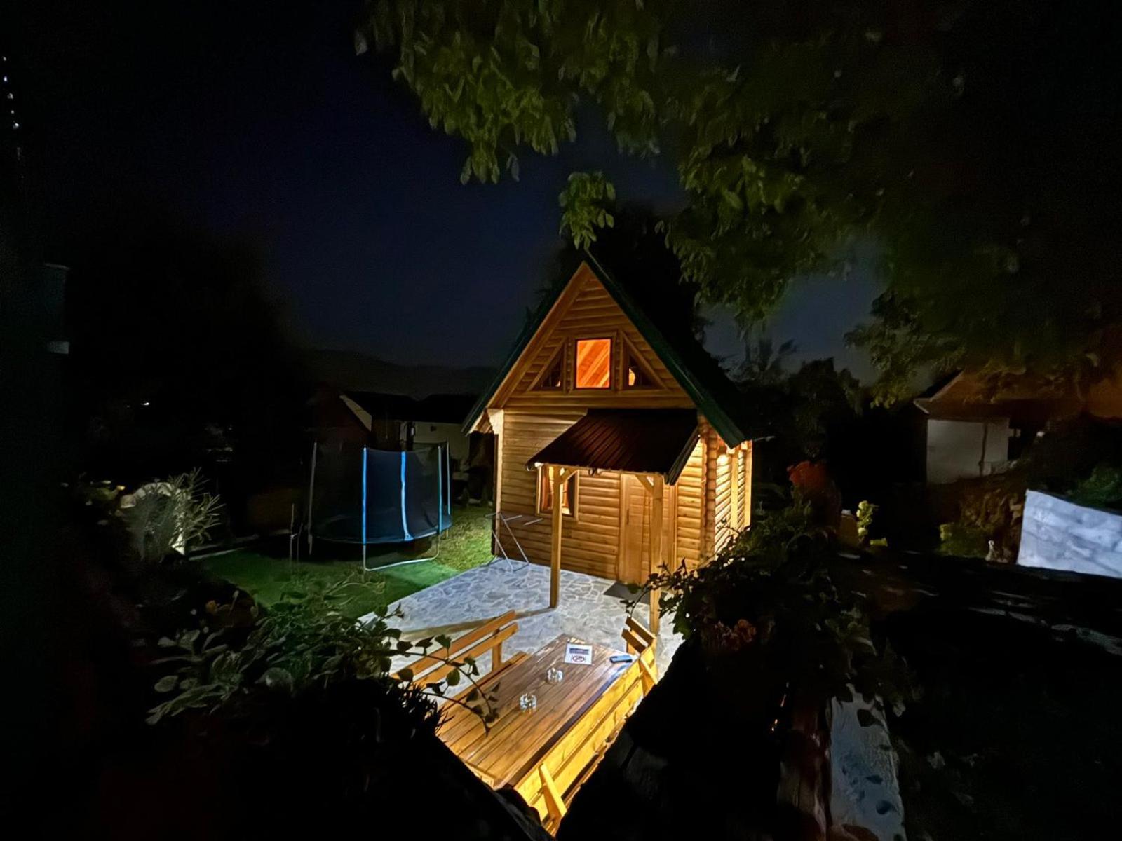 Brvnara Ricki Villa เซทินเจ ภายนอก รูปภาพ